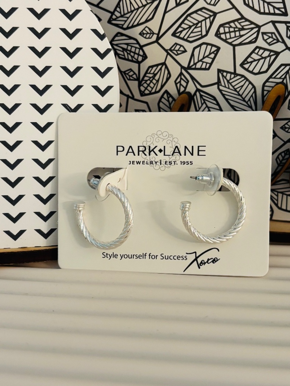 PARK LANE Honey Earrings in Matte Silver